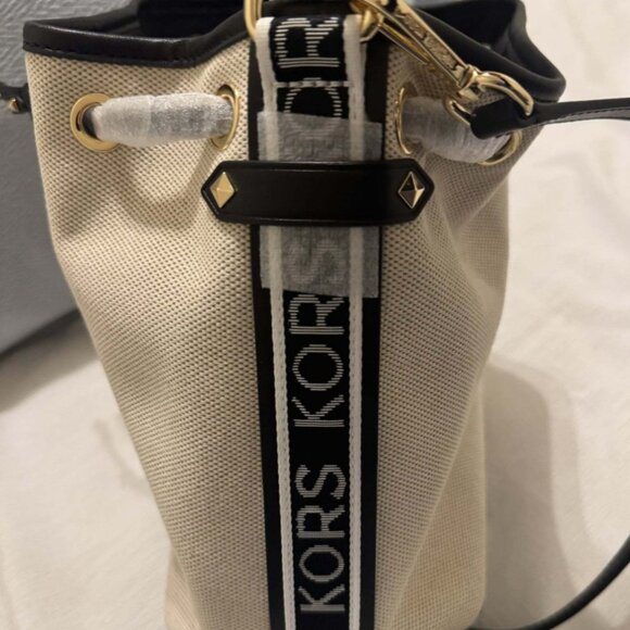 Michael Kors Bucket Handbag - Picture 5 of 7